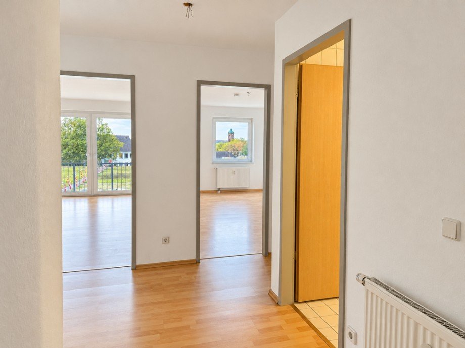 NEU zur Vermietung in Bochum Innenstadt - Diele - Reuter Immobilien - Immobilienmakler (2) Etagenwohnung Bochum