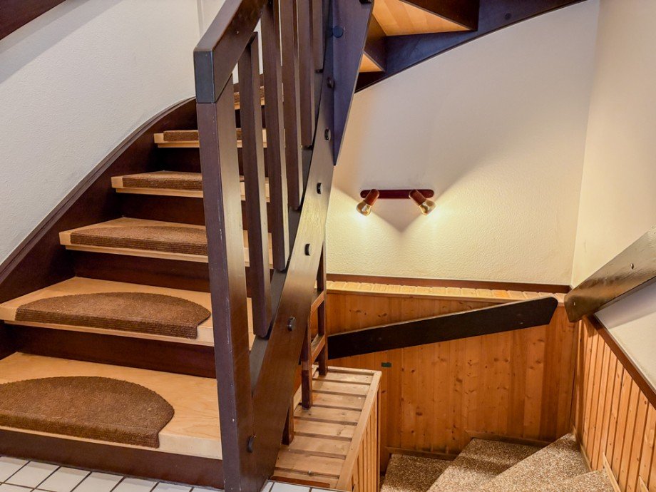 NEU zum Verkauf in Witten Bommern - Doppelhaush�lfte - Treppenhaus - Reuter Immobilien - Immobilienmakler Zweifamilienhaus Witten / Bommern