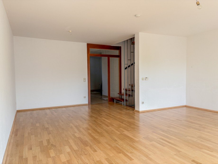 NEU zum Verkauf in Bochum Wiemelhausen - Eigentumswohnung mit Hauscharakter - Wohnzimmer - Reuter Immobilien - Immobilienmakler (3) Maisonettewohnung Bochum