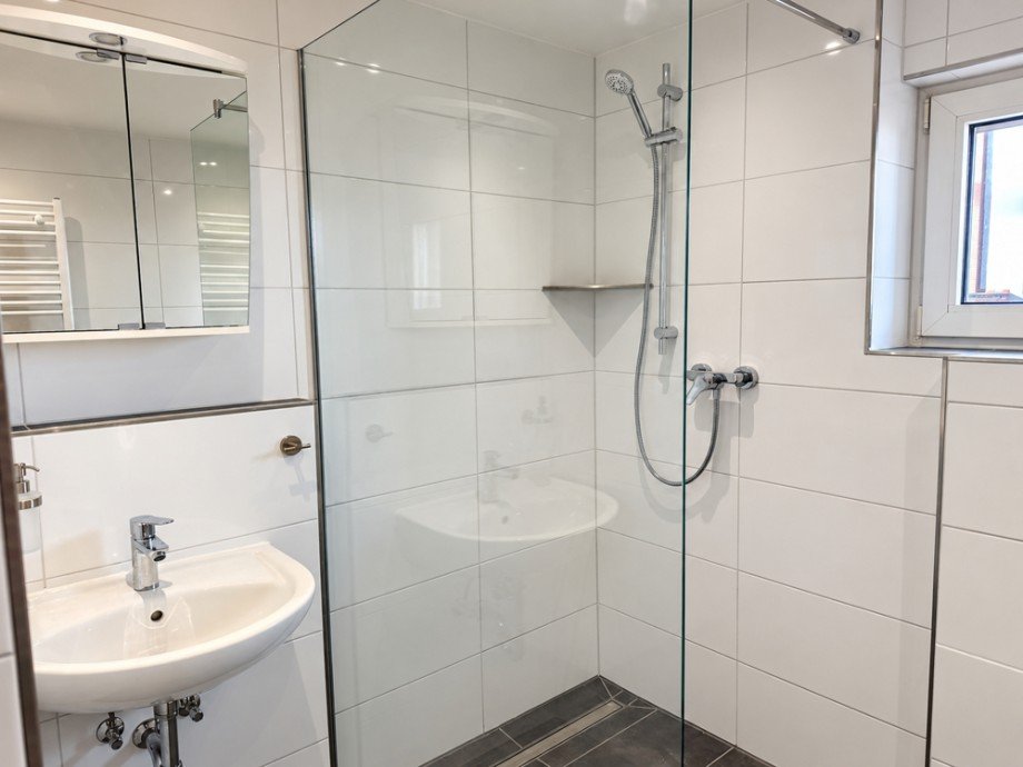 NEU zur Vermietung in Bochum Mitte - Badezimmer - Reuter Immobilien - Immobilienmakler Erdgeschosswohnung Bochum