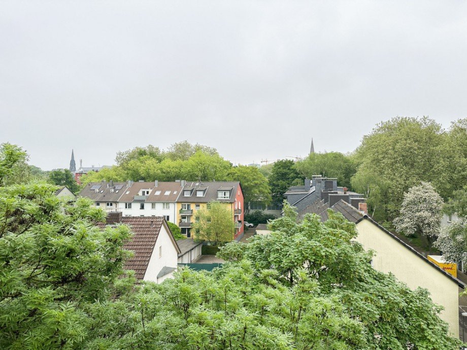 NEU zur Vermietung in Bochum Mitte - Aussicht - Reuter Immobilien - Immobilienmakler Dachgeschosswohnung Bochum