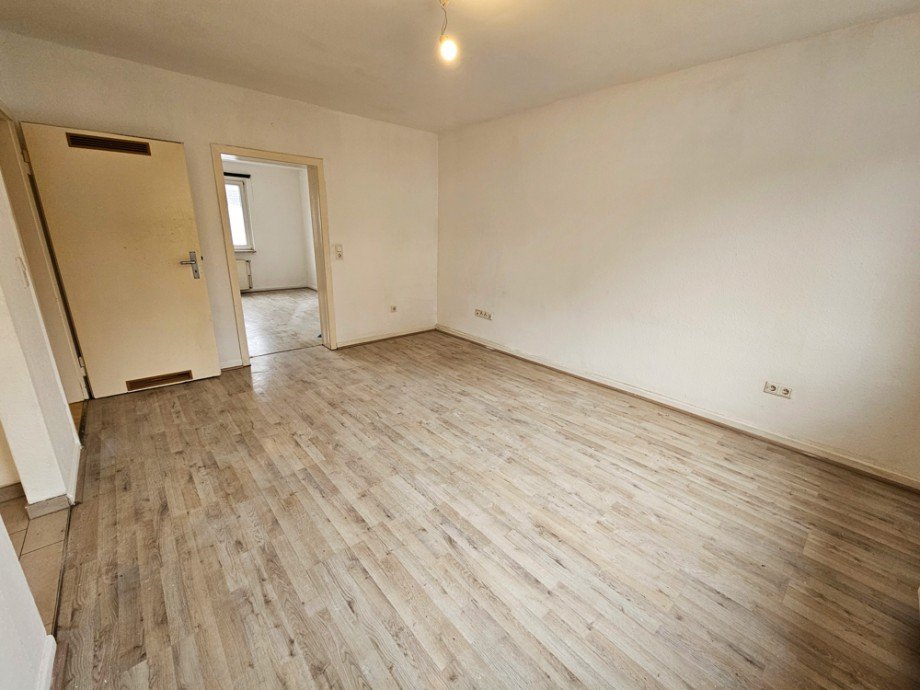 NEU zur Vermietung in Herne Holsterhausen - Wohnzimmer - Reuter Immobilien - Immobilienmakler (4) Etagenwohnung Herne