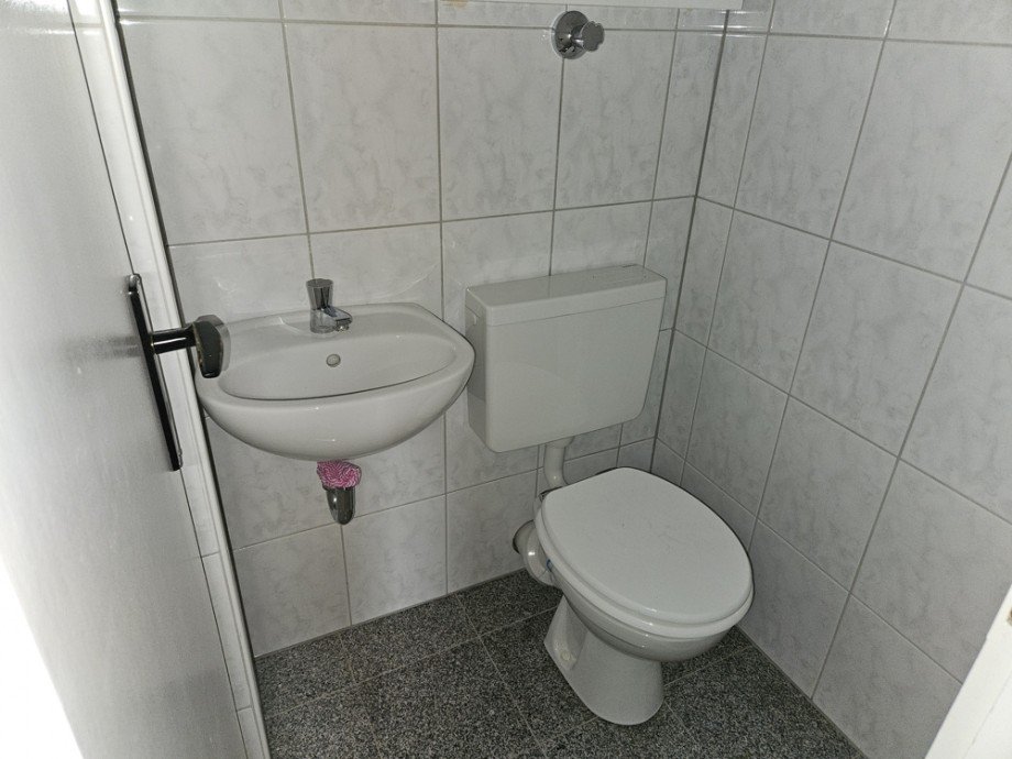 NEU zur Vermietung in Bochum Laer - WC - Reuter Immobilien - Immobilienmakler Etagenwohnung Bochum