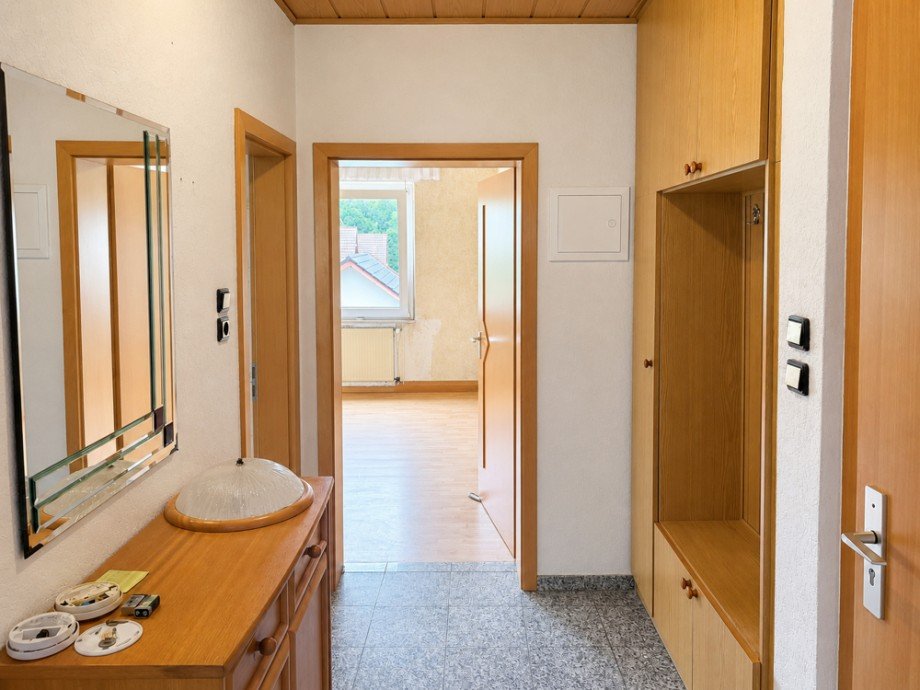 NEU zum Verkauf in Herne R�hlinghausen - Eigentumswohnung - Diele - Reuter Immobilien - Immobilienmakler (2) Etagenwohnung Herne