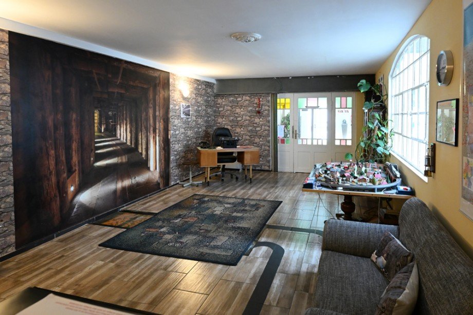 NEU zum Verkauf in Bochum Linden - B�ro - Reuter Immobilien - Immobilienmakler Halle Bochum