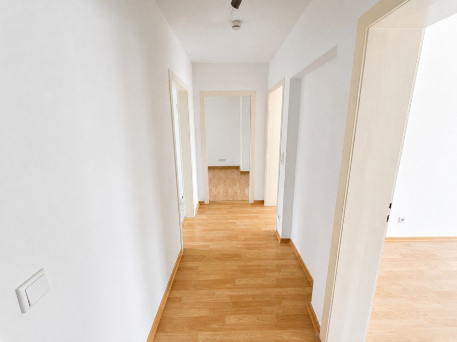 NEU zur Vermietung in Herne Holsterhausen - Diele - Reuter Immobilien - Immobilienmakler Etagenwohnung Herne
