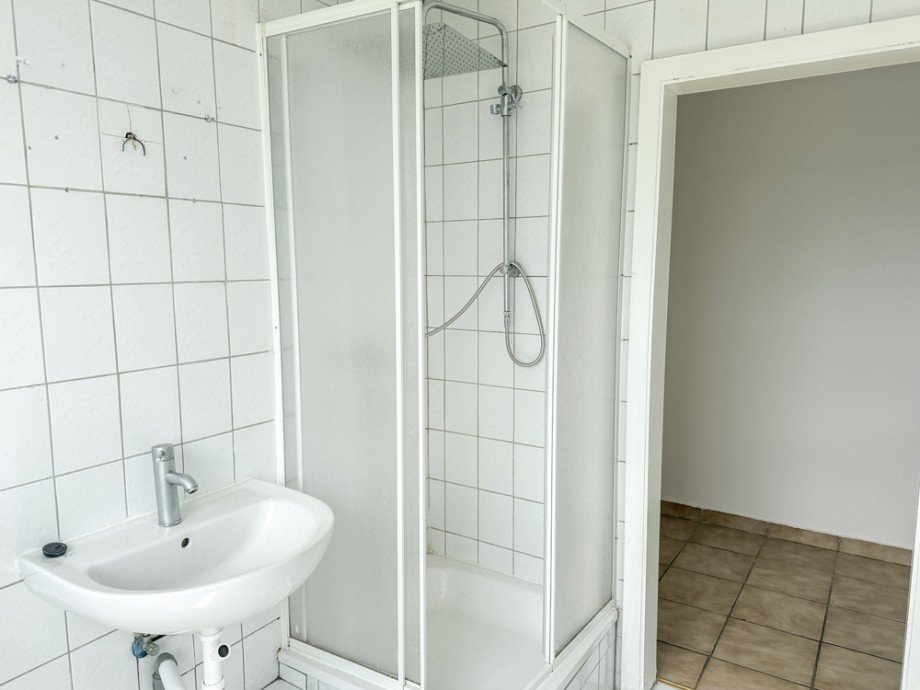 NEU zur Vermietung in Bochum Wattenscheid - Badezimmer - Reuter Immobilien - Immobilienmakler (2) Etagenwohnung Bochum