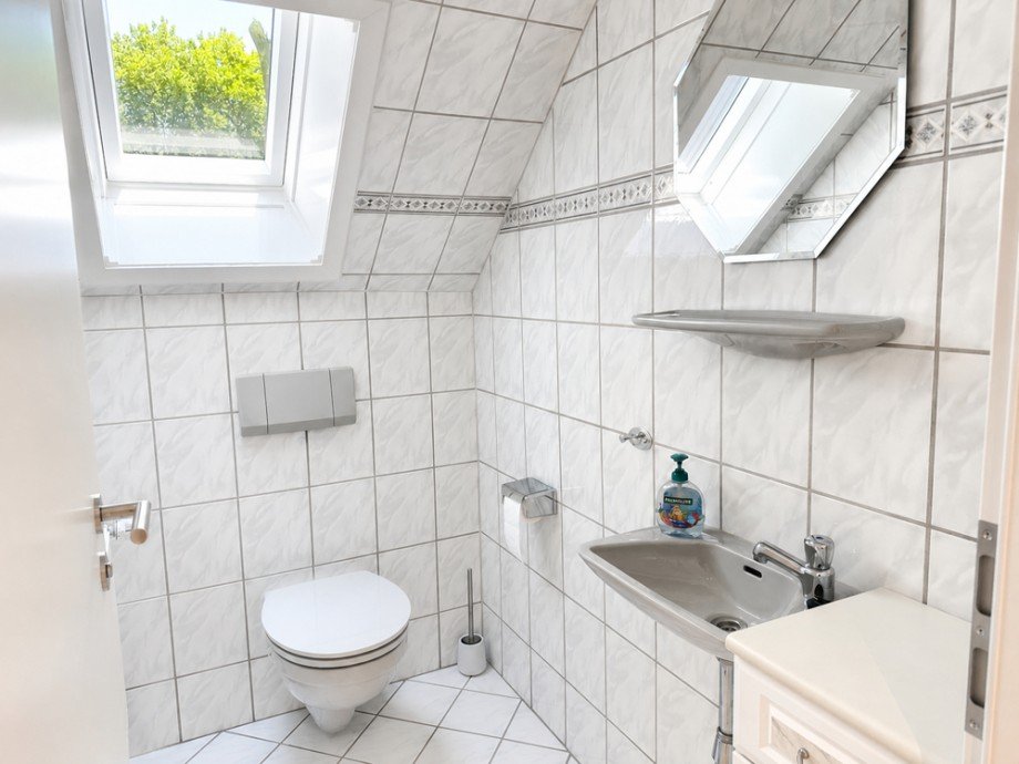 NEU zur Vermietung in Bochum Gerthe - G�ste-WC - Reuter Immobilien - Immobilienmakler Etagenwohnung Bochum / Gerthe