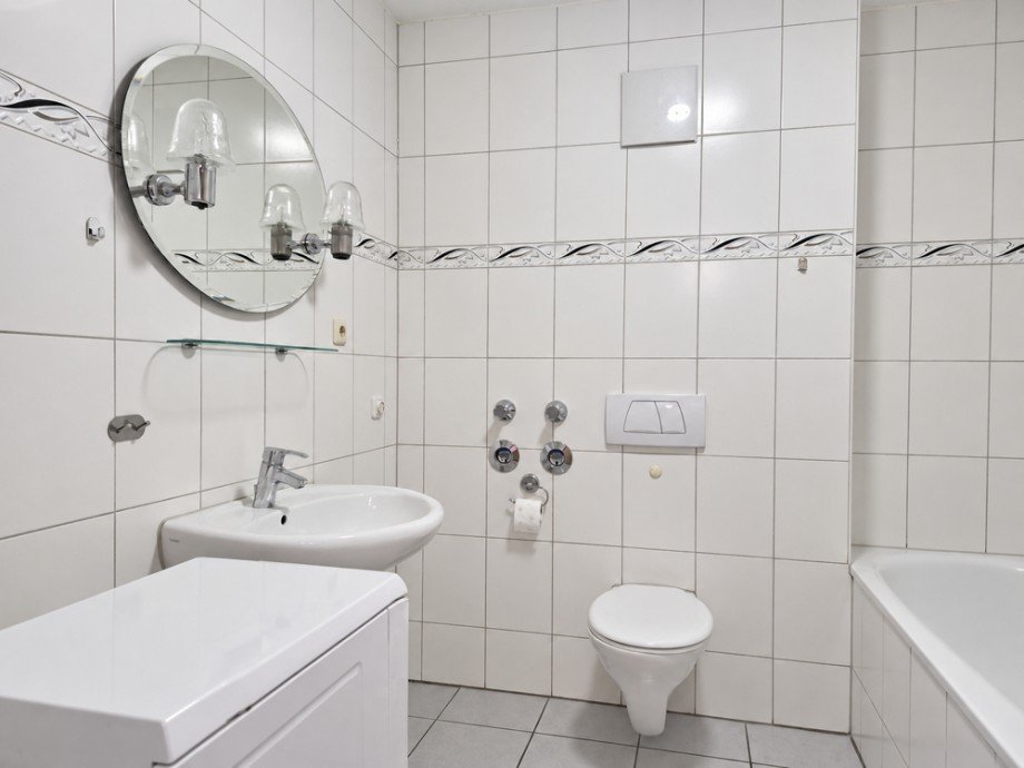 NEU zur Vermietung in Herne Wanne-Eickel - Bad - Reuter Immobilien - Immobilienmakler (2) Etagenwohnung Herne