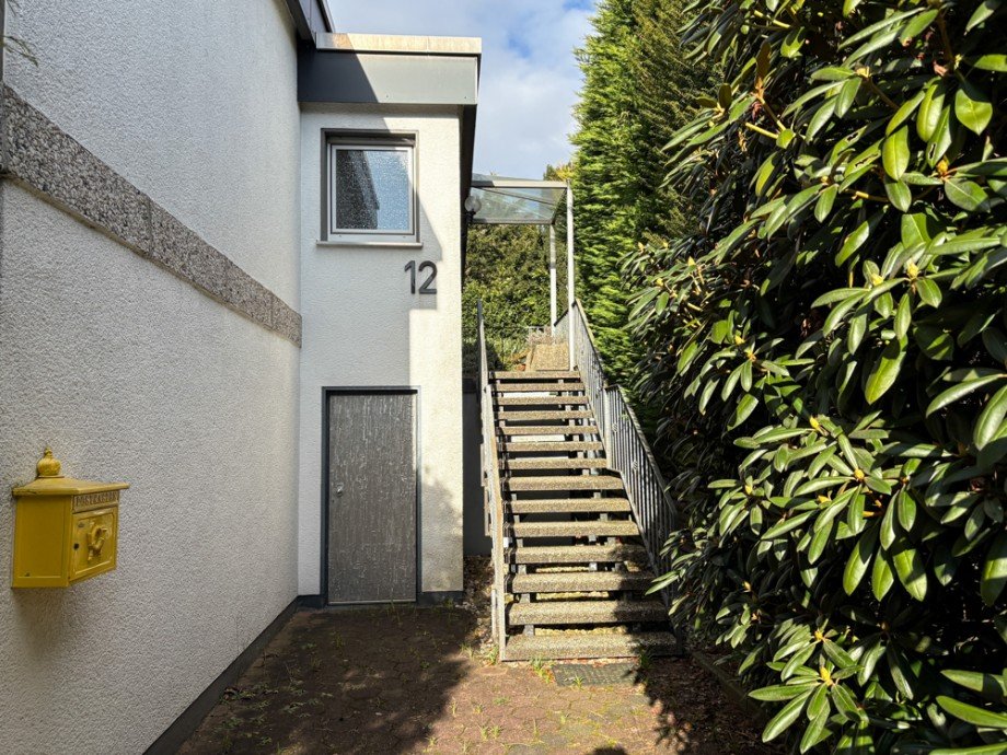 NEU zum Verkauf in Bochum Stiepel - Einfamilienhaus - Zugang - Reuter Immobilien - Immobilienmakler Einfamilienhaus Bochum / Stiepel
