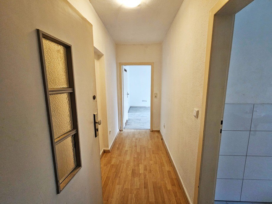 NEU zur Vermietung in Herne Holsterhausen - Diele - Reuter Immobilien - Immobilienmakler (2) Etagenwohnung Herne