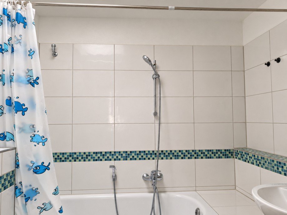 NEU zur Vermietung in Herne Zentrum - Bad - Reuter Immobilien - Immobilienmakler (2) Etagenwohnung Herne