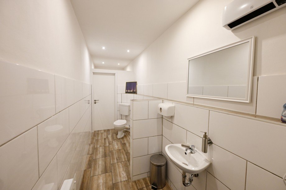 NEU zum Verkauf in Bochum Linden - Sanit�ranlagen - Reuter Immobilien - Immobilienmakler Halle Bochum