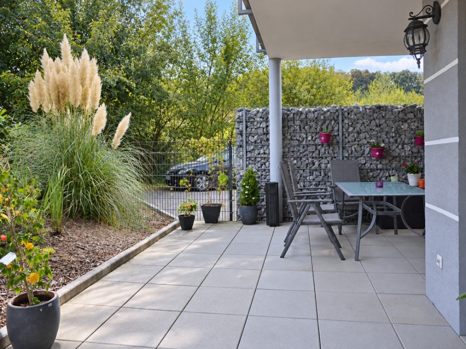 NEU zur Vermietung in Velbert-Langenberg - Terrasse - Reuter Immobilien - Immobilienmakler (2) Souterrainwohnung Velbert