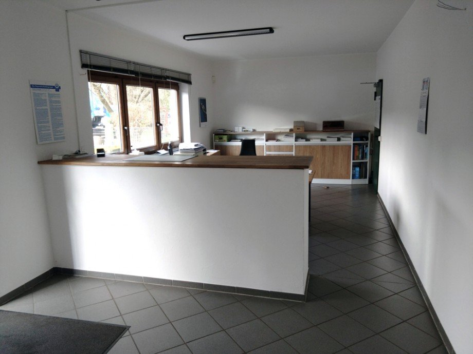 NEU zur Vermietung in Gelsenkirchen - Gewerbehalle - B�ro - Reuter Immobilien - Immobilienmakler Halle Gelsenkirchen