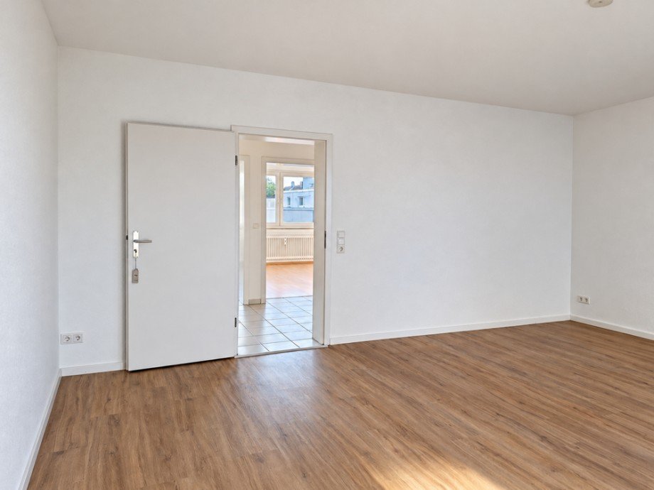 NEU zur Vermietung in Herne Wanne-Eickel - Wohnzimmer - Reuter Immobilien - Immobilienmakler (2) Etagenwohnung Herne