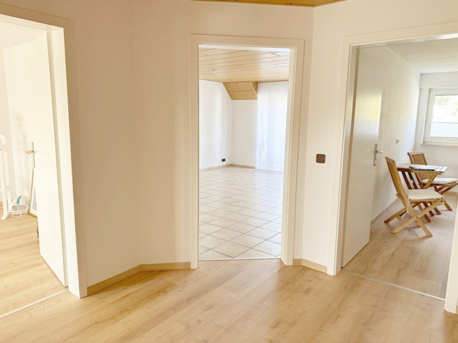 NEU zur Vermietung in Bochum Ober-Dahlhausen - Diele - Reuter Immobilien - Immobilienmakler (2) Dachgeschosswohnung Bochum