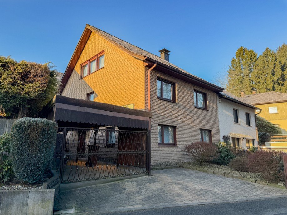 NEU zum Verkauf in Witten Bommern - Doppelhaush�lfte - Au�enansicht - Reuter Immobilien - Immobilienmakler Zweifamilienhaus Witten / Bommern