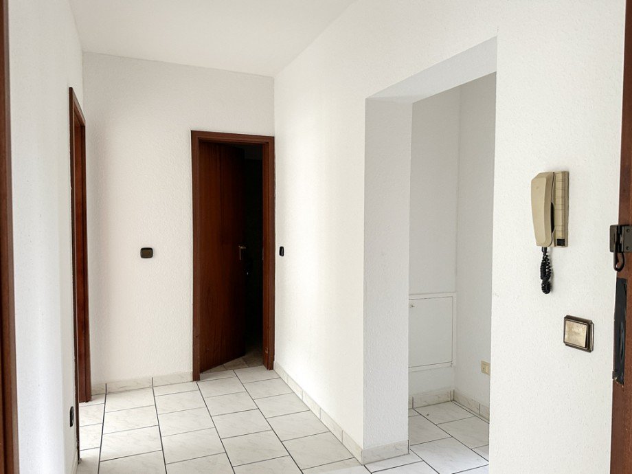 NEU zur Vermietung in Bochum Ehrenfeld - Diele - Reuter Immobilien - Immobilienmakler Etagenwohnung Bochum