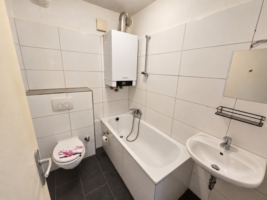 NEU zur Vermietung in Wanne-Eickel - Bad - Reuter Immobilien - Immobilienmakler Etagenwohnung Herne