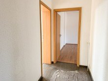 NEU zur Vermietung in Bochum Gerthe - Diele - Reuter Immobilien -  Immobilienmakler *** Helle 2-Zimmer-Wohnung mit Balkon in BO-Gerthe ***