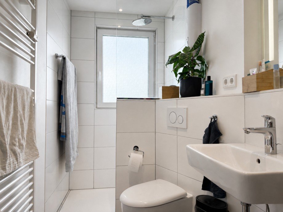 NEU zum Verkauf in Bochum Eppendorf - Eigentumswohnung mit Garten - Maisonette - Badezimmer 1 - Reuter Immobilien - Immobilienmakler Maisonettewohnung Bochum / Eppendorf