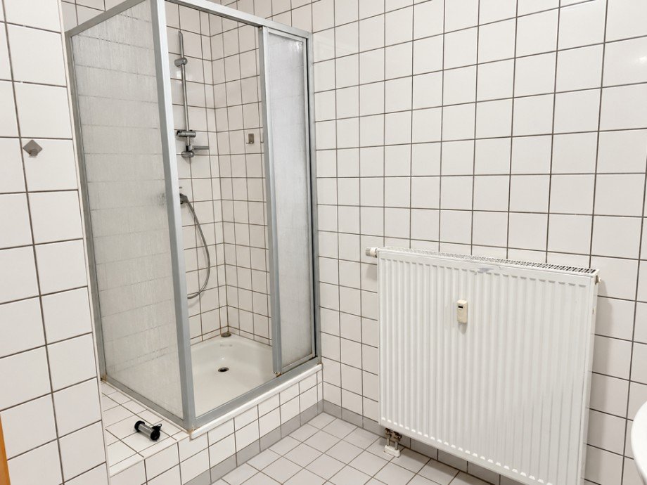 NEU zur Vermietung in Bochum Innenstadt - Badezimmer - Reuter Immobilien - Immobilienmakler (2) Etagenwohnung Bochum