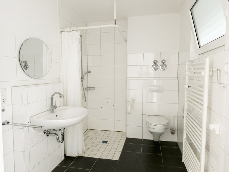 NEU zur Vermietung in Bochum Linden - Badezimmer - Reuter Immobilien - Immobilienmakler Etagenwohnung Bochum