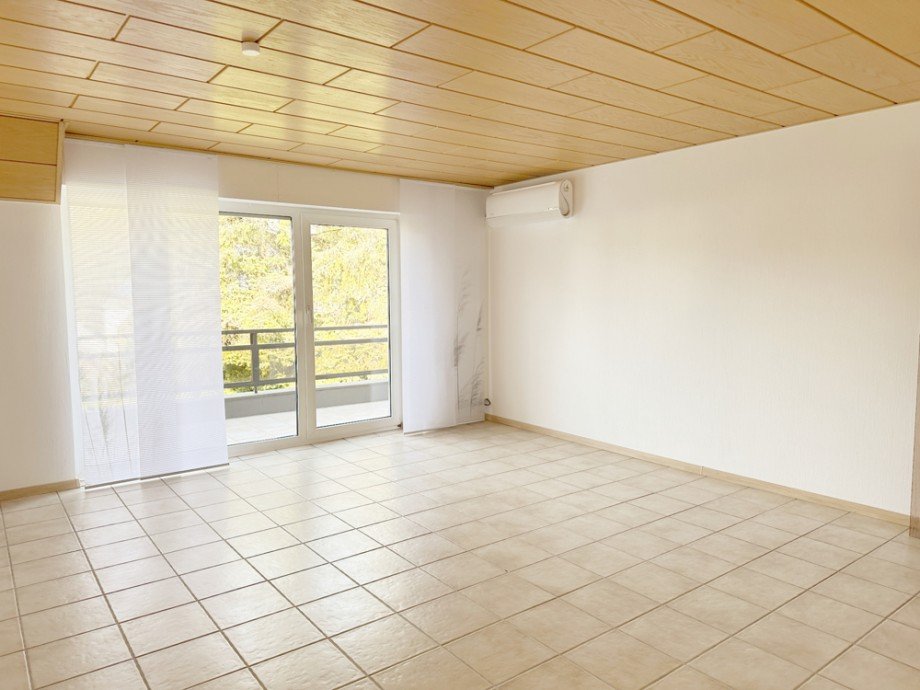 NEU zur Vermietung in Bochum Ober-Dahlhausen - Wohnzimmer - Reuter Immobilien - Immobilienmakler (2) Dachgeschosswohnung Bochum