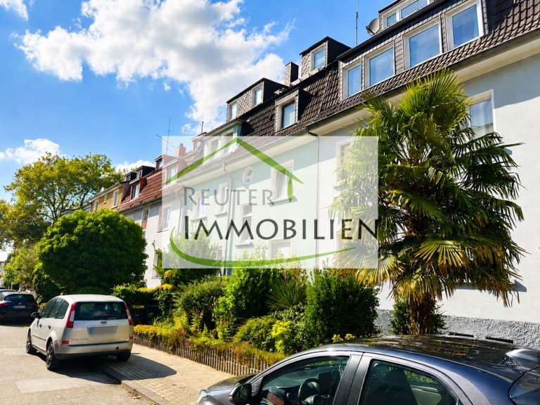 NEU zur Vermietung in Essen Frohnhausen - Au�enansicht - Reuter Immobilien - Immobilienmakler Essen / Frohnhausen Etagenwohnung *** 2,5 Zimmer mit Balkon und Stellplatz in Essen-Frohnhausen! ***