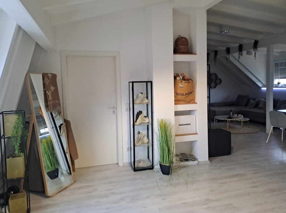 NEU zur Vermietung in Herne Wanne-Eickel - offene Diele - Reuter Immobilien - Immobilienmakler Dachgeschosswohnung Herne