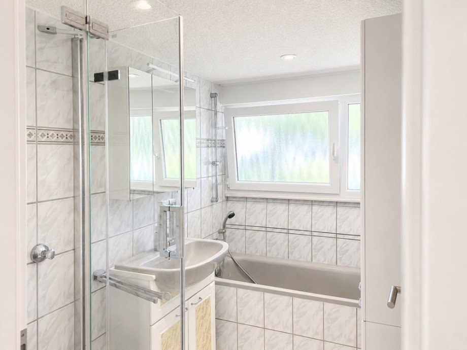 NEU zur Vermietung in Bochum Gerthe - Badezimmer - Reuter Immobilien - Immobilienmakler Etagenwohnung Bochum / Gerthe