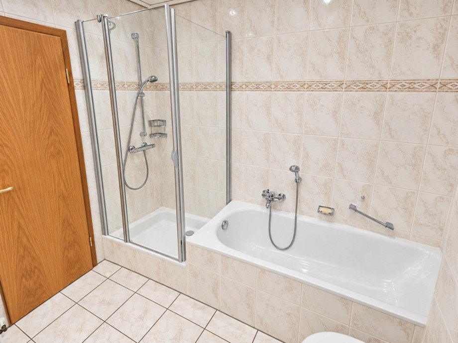 NEU zur Vermietung in R�hlinghausen - Bad - Reuter Immobilien - Immobilienmakler (2) Etagenwohnung Herne