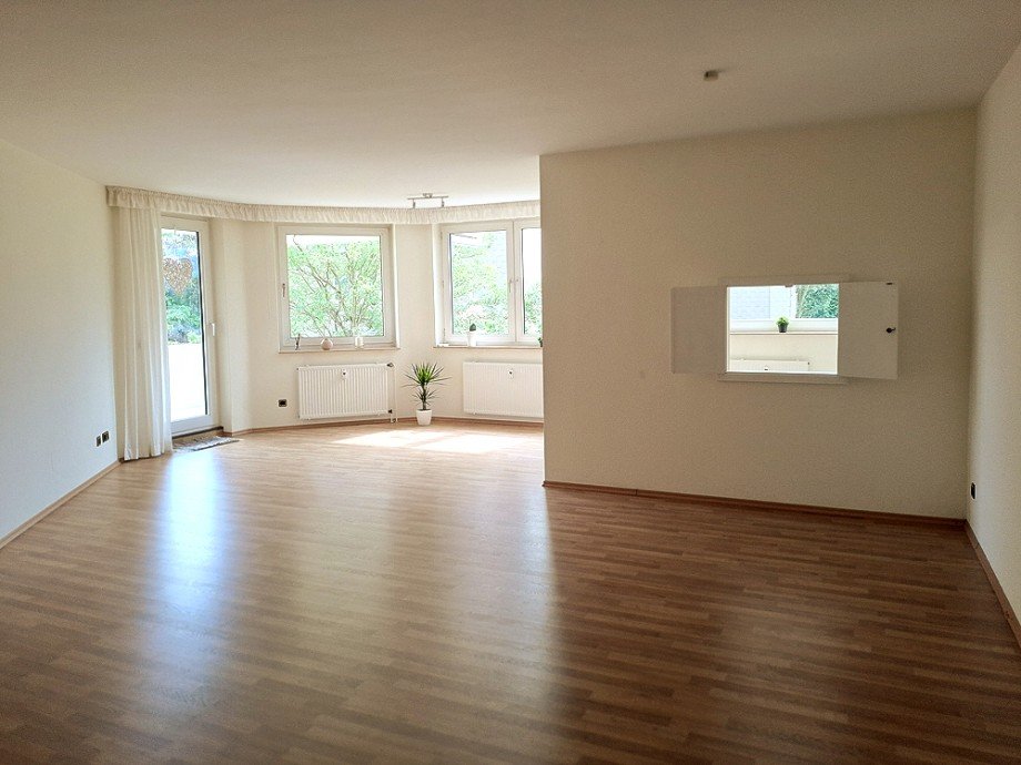 NEU zum Verkauf in Herne-Mitte Altenh�fen - Eigentumswohnung - Wohnzimmer - Reuter Immobilien - Immobilienmakler (2) Etagenwohnung Herne