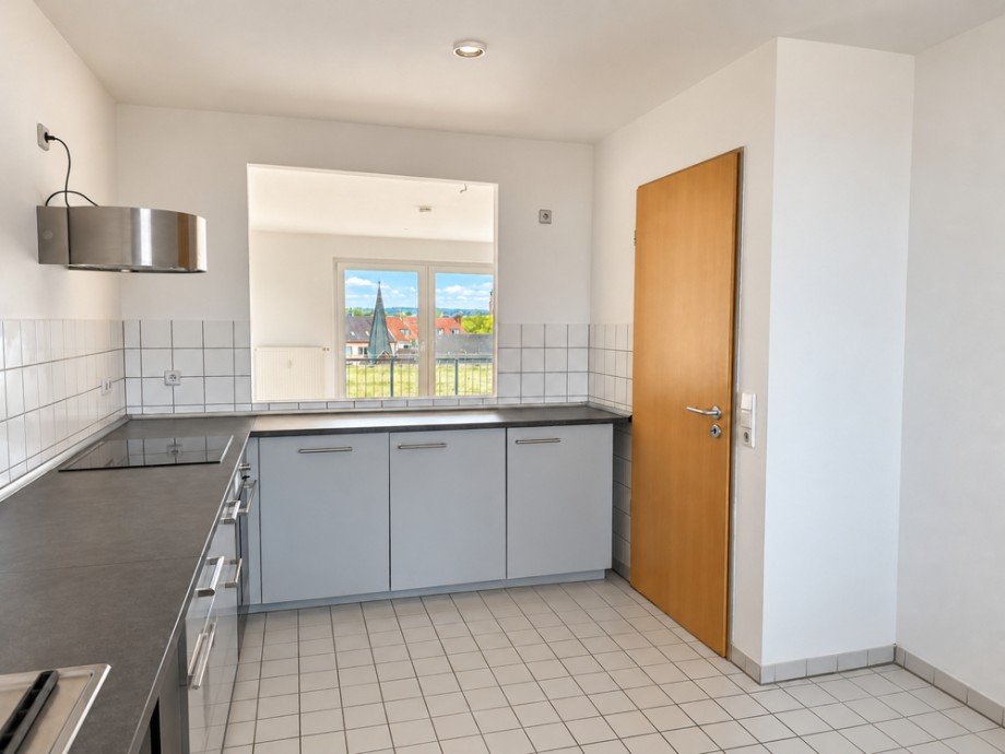 NEU zur Vermietung in Bochum Innenstadt - K�che - Reuter Immobilien - Immobilienmakler (2) Etagenwohnung Bochum