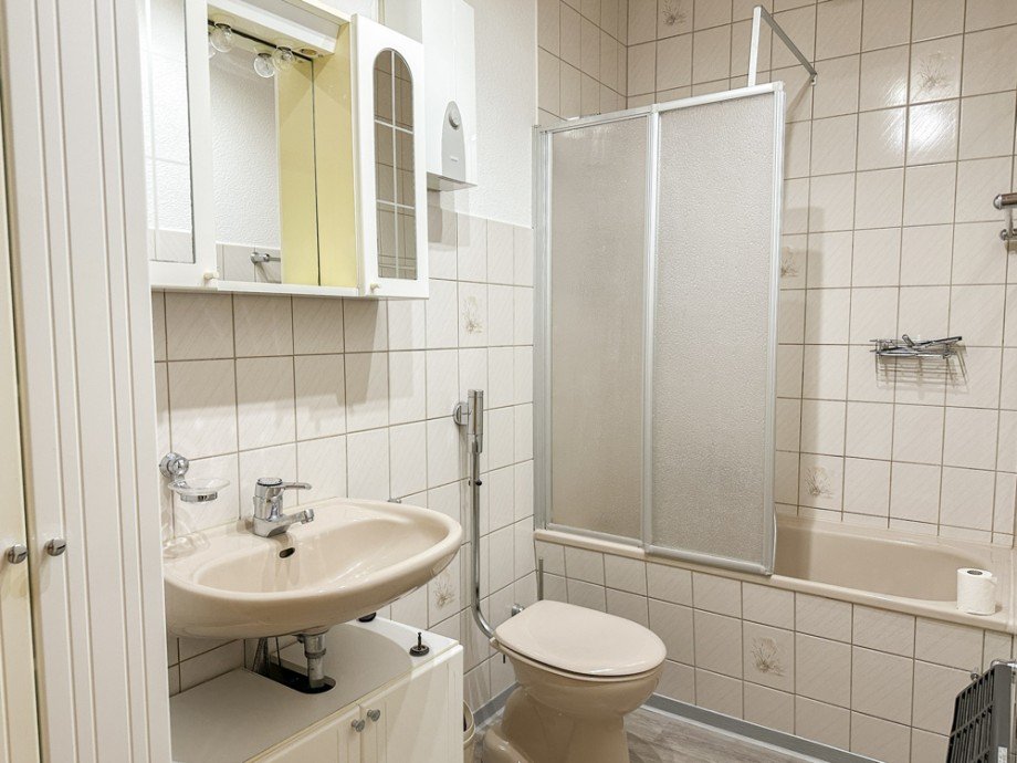NEU zur Vermietung in Bochum Linden - Badezimmer - Reuter Immobilien - Immobilienmakler (2) Erdgeschosswohnung Bochum