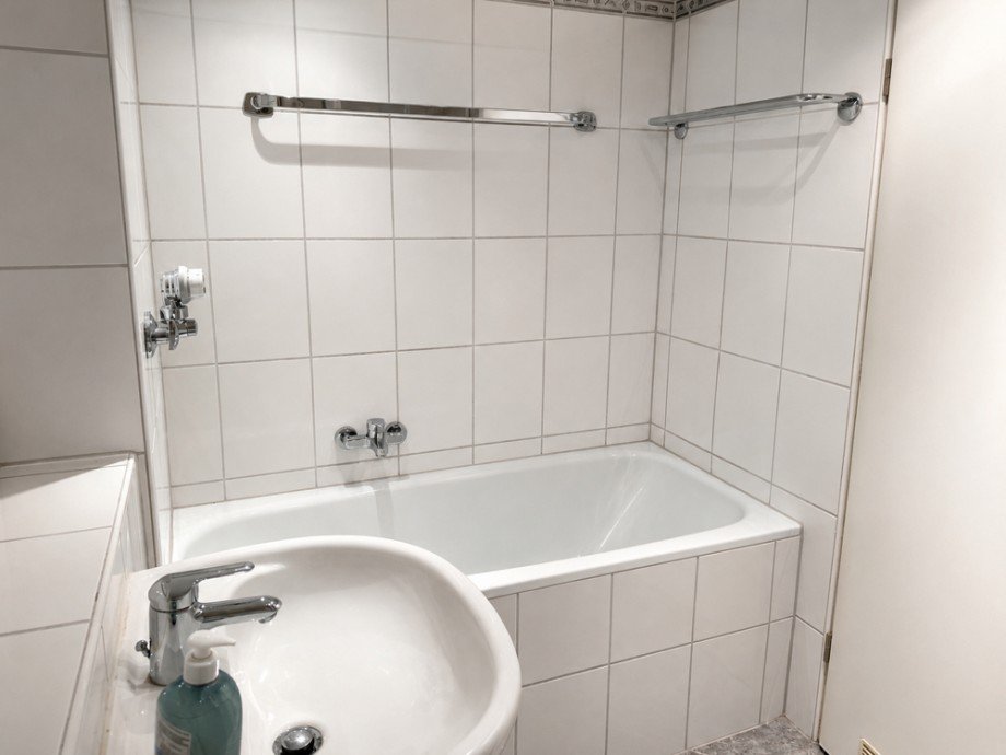 NEU zur Vermietung in Bochum Querenburg - Badezimmer - Reuter Immobilien - Immobilienmakler (3) Etagenwohnung Bochum / Querenburg