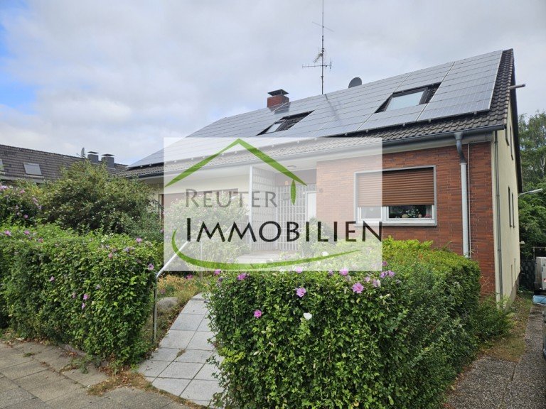 NEU zur Vermietung in Herne Mitte - Ansicht - Reuter Immobilien - Immobilienmakler Herne Dachgeschosswohnung *** Pflaumen zum Greifen nah - charmante 2,5-Zimmer-Wohnung in ruhiger Lage ***