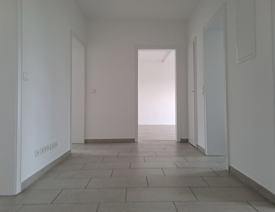 NEU zur Vermietung in Herne Wanne-Eickel - Diele - Reuter Immobilien - Immobilienmakler (2) Etagenwohnung Herne