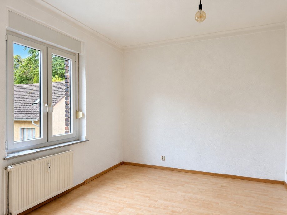 NEU zur Vermietung in Bochum Linden - Wohnzimmer - Reuter Immobilien - Immobilienmakler (5) Etagenwohnung Bochum / Linden