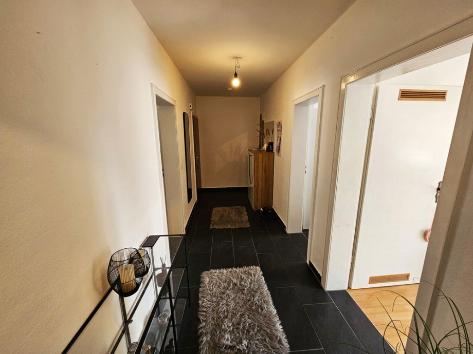 NEU zur Vermietung in Herne Wanne - Diele - Reuter Immobilien - Immobilienmakler (2) Etagenwohnung Herne