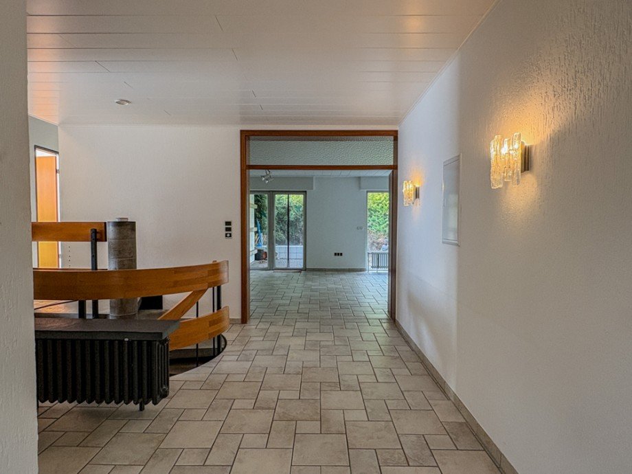 NEU zum Verkauf in Bochum Stiepel - Einfamilienhaus - Eingangsbereich - Reuter Immobilien - Immobilienmakler (2) Einfamilienhaus Bochum / Stiepel