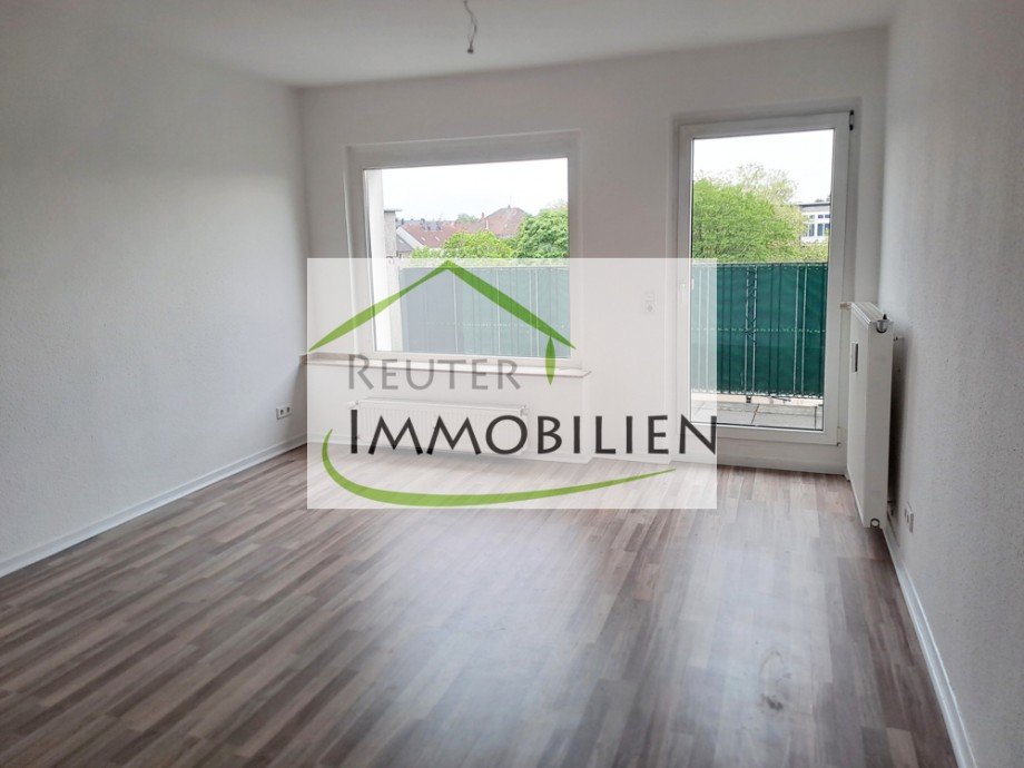 NEU zur Vermietung in Herne Wanne-Eickel - Wohnzimmer - Reuter Immobilien - Immobilienmakler Etagenwohnung Herne