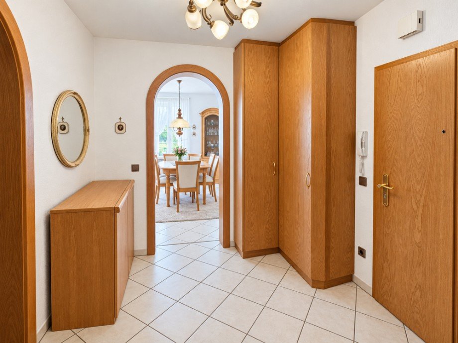 NEU zur Vermietung in R�hlinghausen - Diele - Reuter Immobilien - Immobilienmakler (3) Etagenwohnung Herne