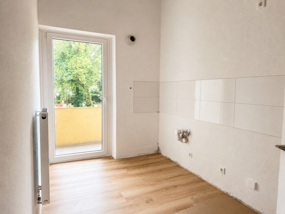 NEU zur Vermietung in Hattingen - K�che - Reuter Immobilien - Immobilienmakler Etagenwohnung Hattingen