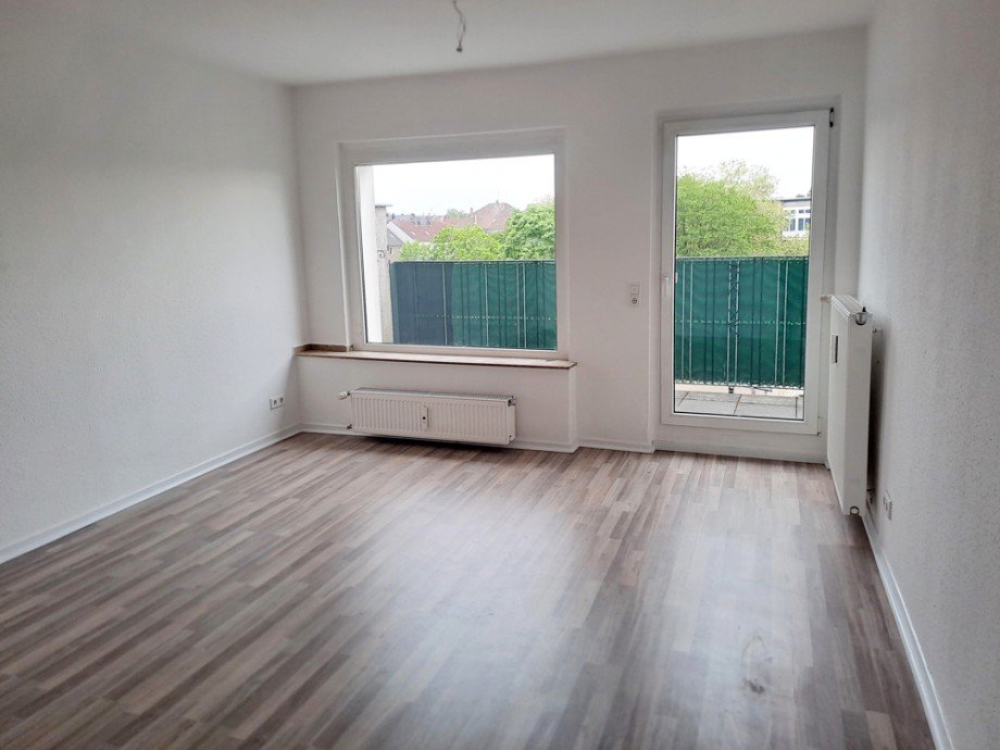 NEU zur Vermietung in Herne Wanne-Eickel - Wohnzimmer - Reuter Immobilien - Immobilienmakler Etagenwohnung Herne