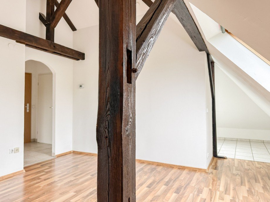 NEU zur Vermietung in Bochum Mitte - Wohnzimmer - Reuter Immobilien - Immobilienmakler (3) Dachgeschosswohnung Bochum