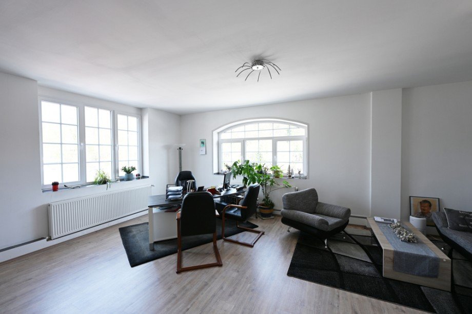 NEU zum Verkauf in Bochum Linden - B�ro - Reuter Immobilien - Immobilienmakler Halle Bochum