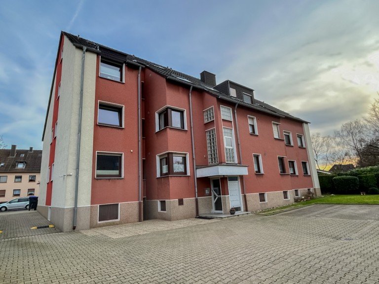 NEU zur Vermietung in Bochum - Au�enansicht - Reuter Immobilien - Immobilienmakler (2) Bochum Erdgeschosswohnung Modernes Apartment mit Balkon in Oberdahlhausen!