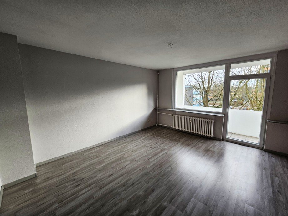 NEU zur Vermietung in Bochum Laer - Wohnzimmer - Reuter Immobilien - Immobilienmakler Etagenwohnung Bochum